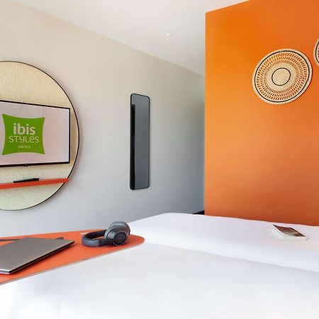 Hotel Ibis Styles Miramas Exterior foto