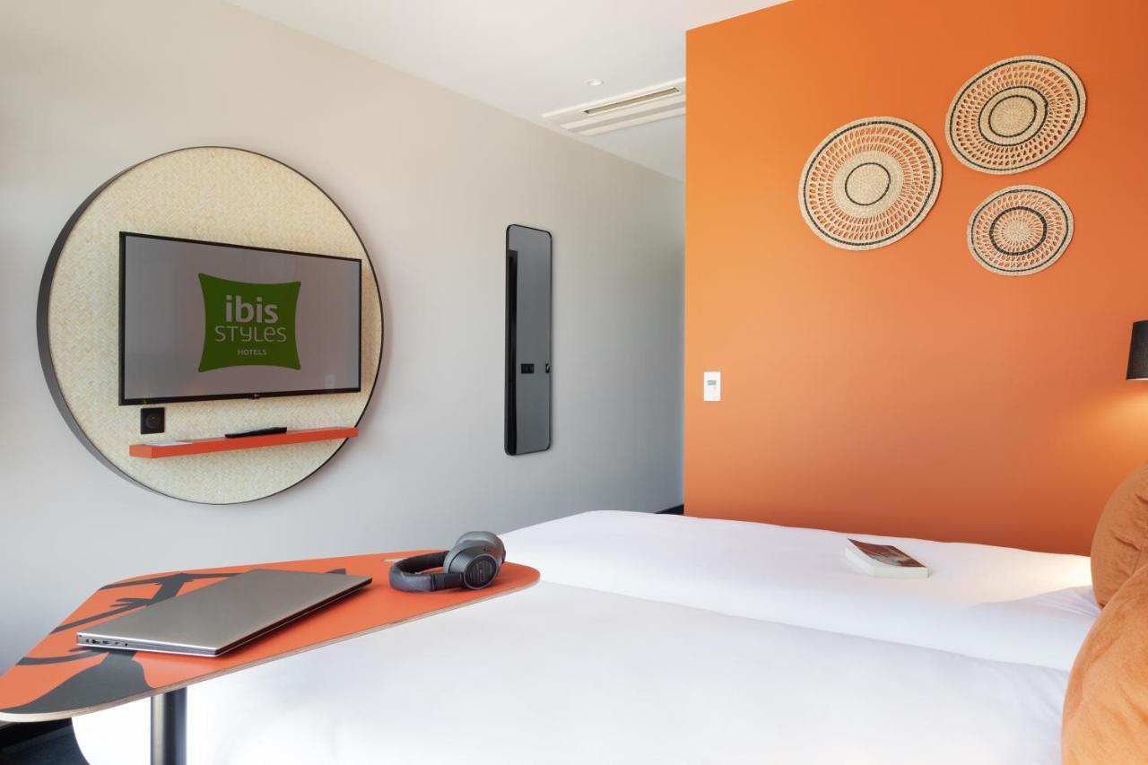 Hotel Ibis Styles Miramas Exterior foto