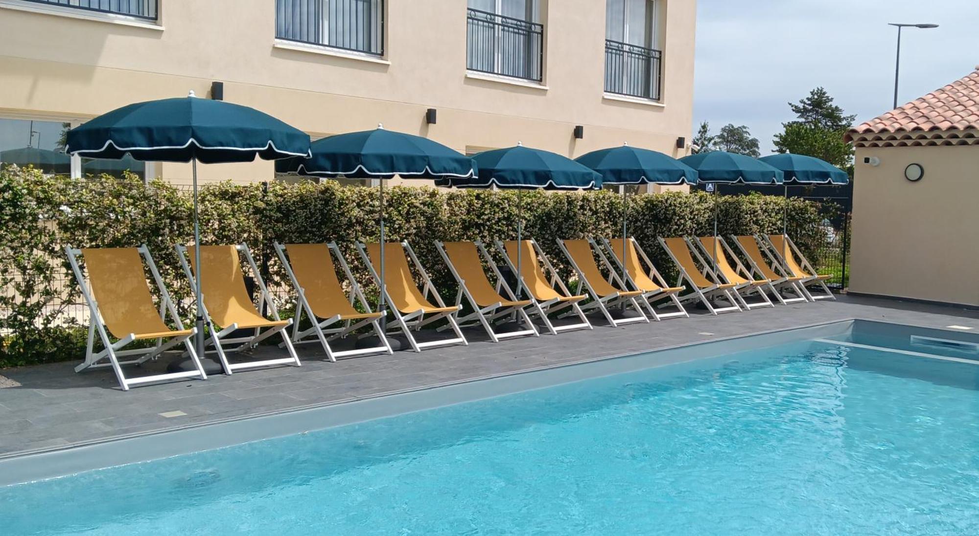 Hotel Ibis Styles Miramas Exterior foto