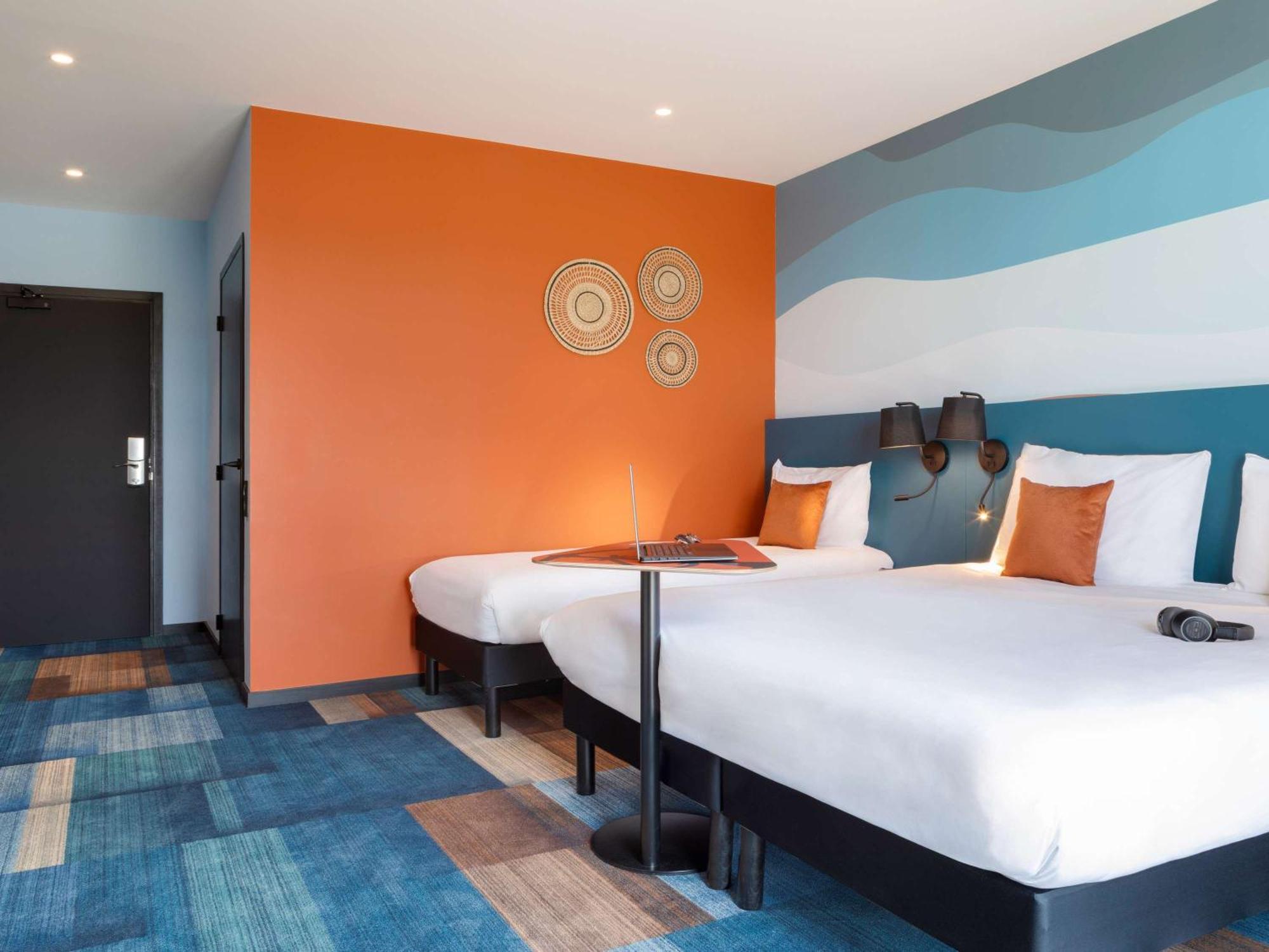 Hotel Ibis Styles Miramas Exterior foto